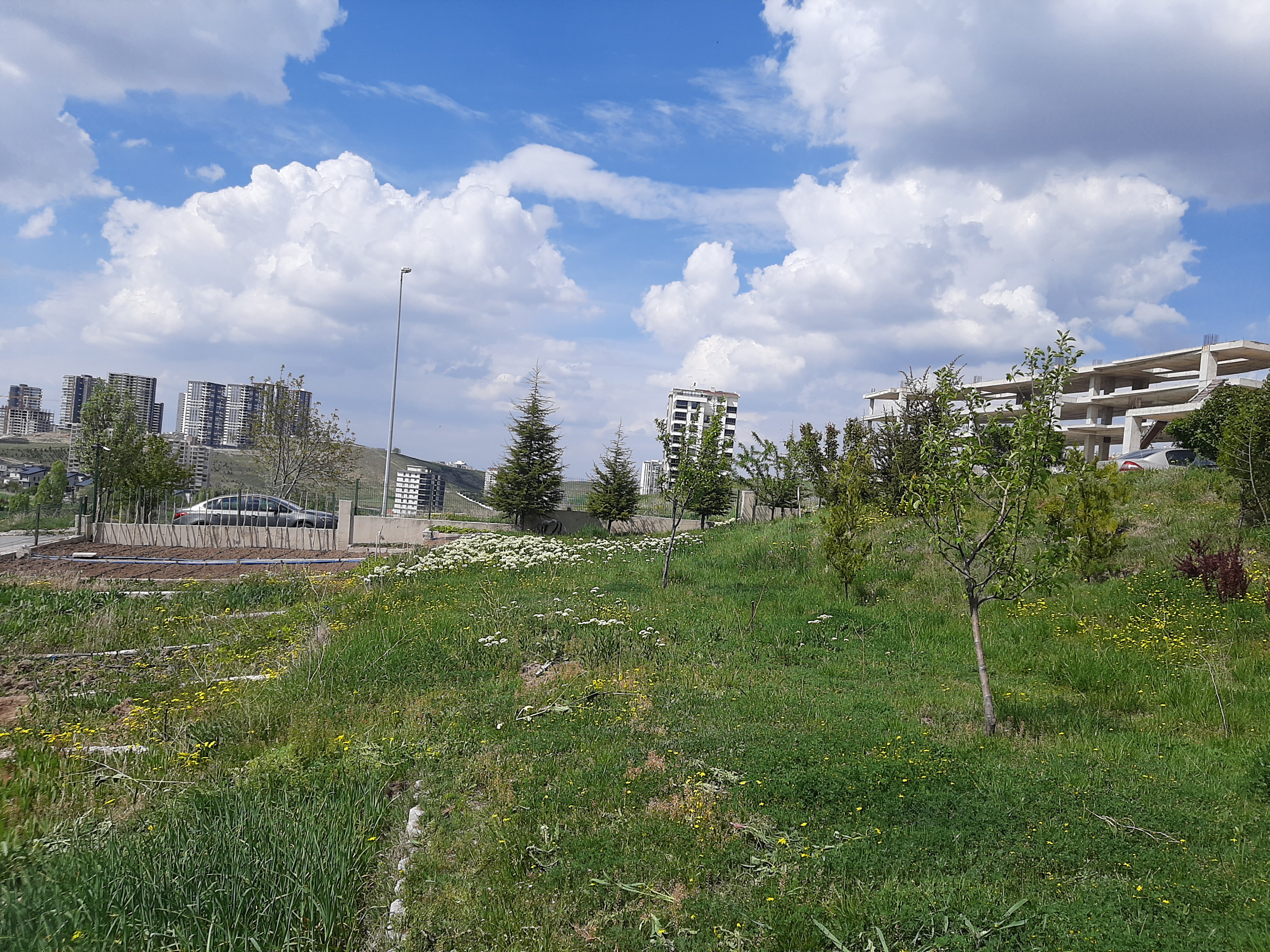 YAŞAMKENT`DE WEST GATE ARKASI BULVARDA SATILIK  VİLLA PARSELİ